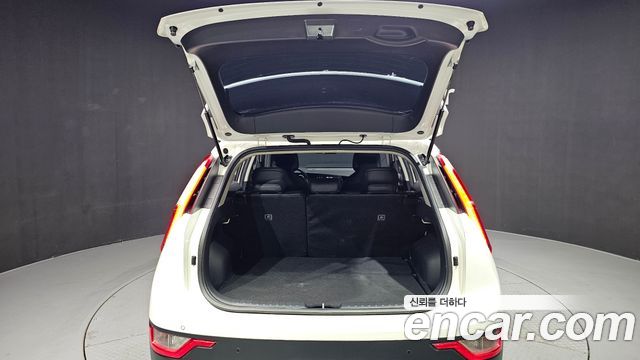 Kia Niro 2023 — photo 32
