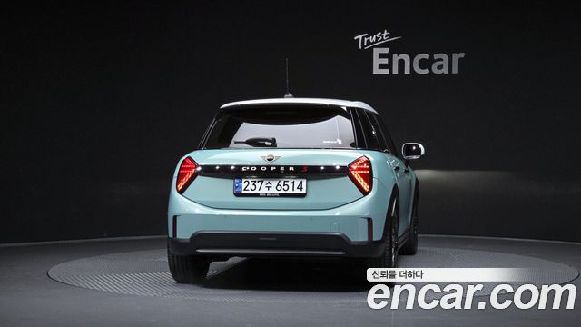 Mini Cooper 2025 — photo 4