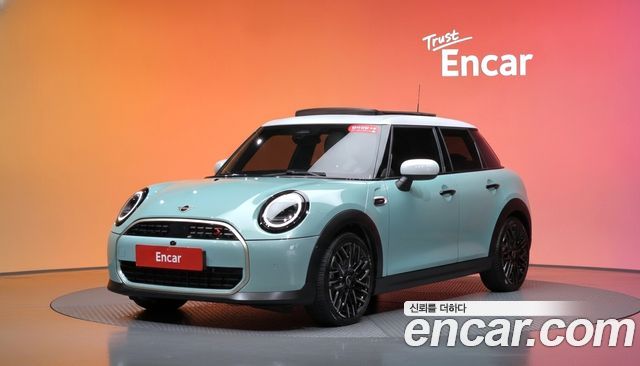 Mini Cooper 2025 — photo 1