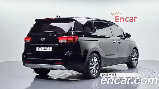 Kia Canival 2018 — photo 2