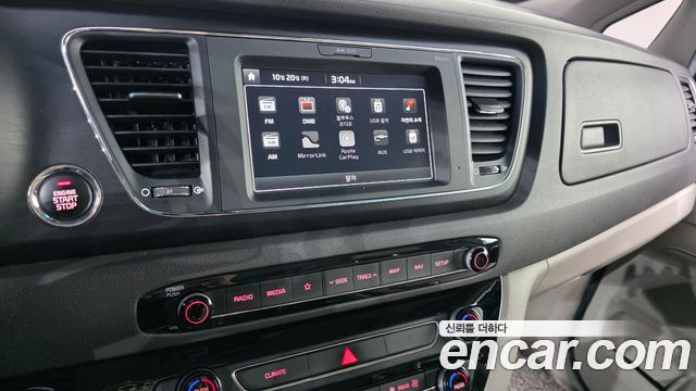 Kia Canival 2018 — photo 20