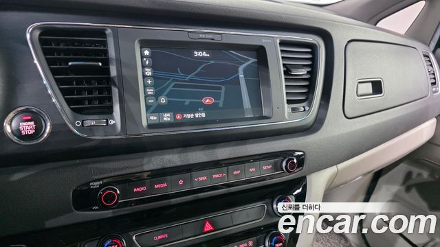 Kia Canival 2018 — photo 21