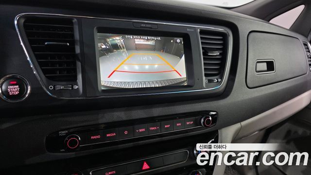 Kia Canival 2018 — photo 22
