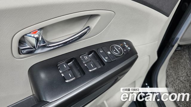 Kia Canival 2018 — photo 25