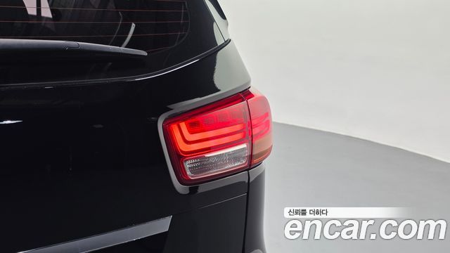 Kia Canival 2018 — photo 9
