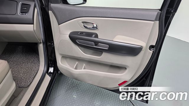 Kia Canival 2018 — photo 14