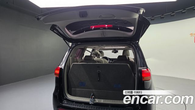 Kia Canival 2018 — photo 33