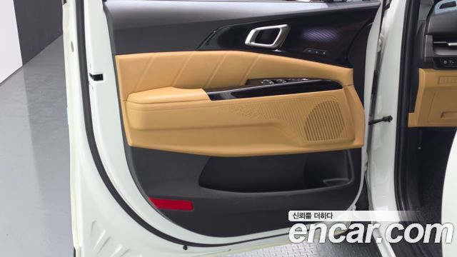 Kia Canival 2023 — photo 14