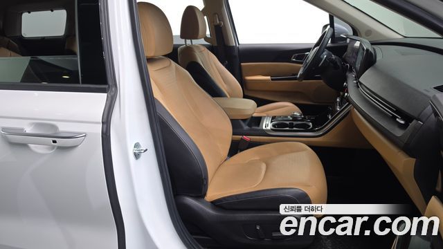 Kia Canival 2023 — photo 16