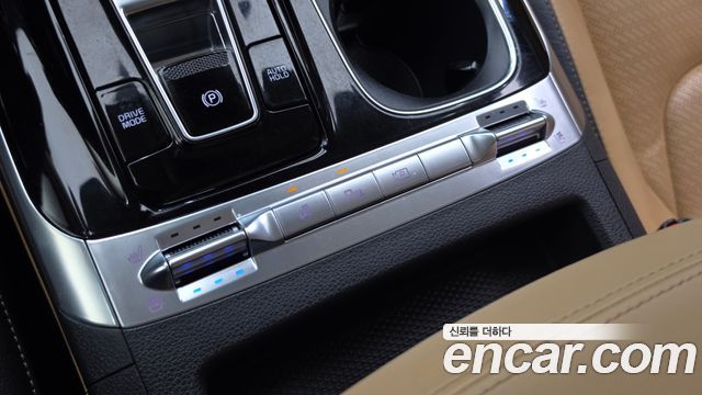 Kia Canival 2023 — photo 32