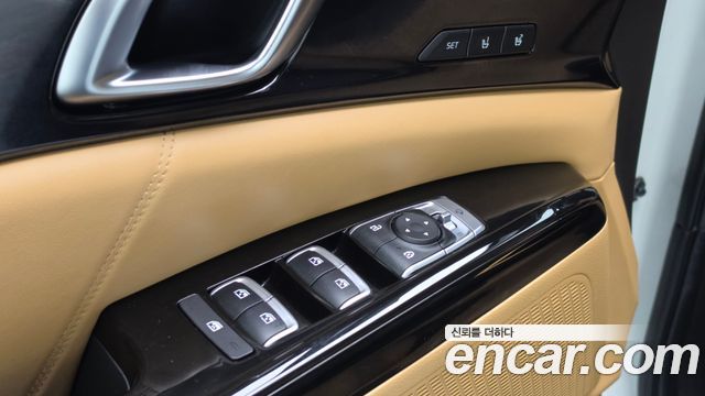 Kia Canival 2023 — photo 36