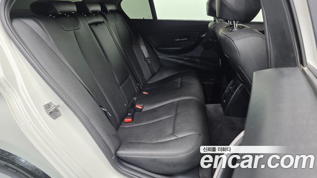 BMW 3-Series 2016 — photo 12