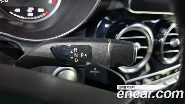 Mercedes-Benz GLC-Class 2019 — photo 12