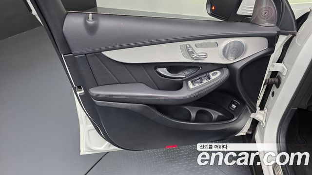 Mercedes-Benz GLC-Class 2019 — photo 14