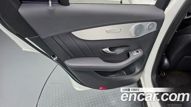 Mercedes-Benz GLC-Class 2019 — photo 15