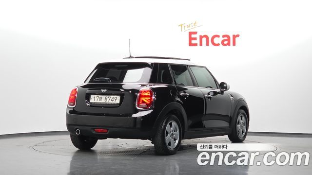 Mini Cooper 2019 — photo 2