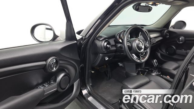 Mini Cooper 2019 — photo 10