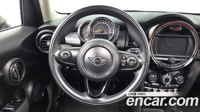 Mini Cooper 2019 — photo 13