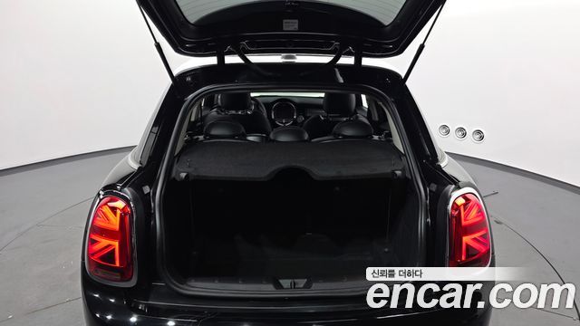 Mini Cooper 2019 — photo 20