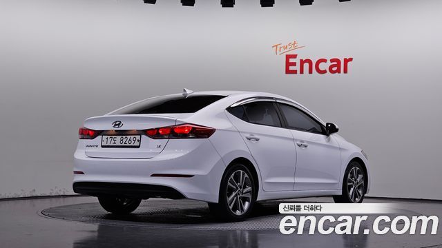Hyundai AVANTE 2018 — photo 2