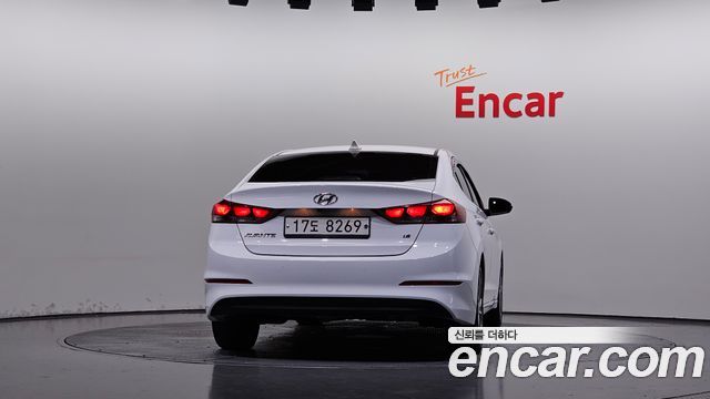 Hyundai AVANTE 2018 — photo 4