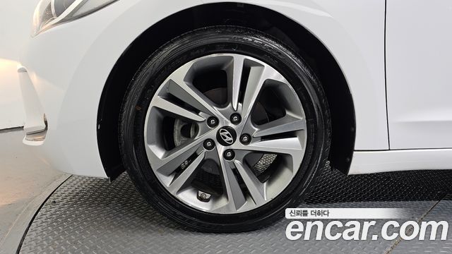 Hyundai AVANTE 2018 — photo 5