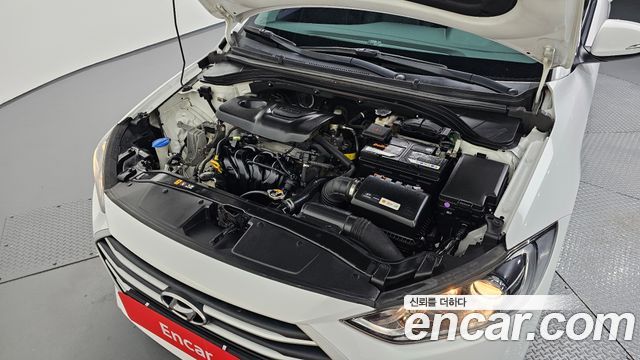 Hyundai AVANTE 2018 — photo 6