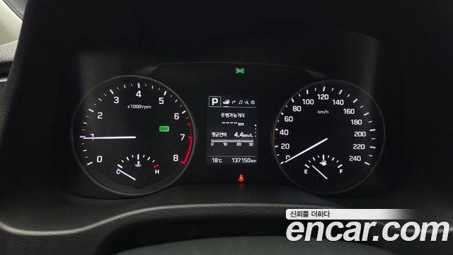 Hyundai AVANTE 2018 — photo 11