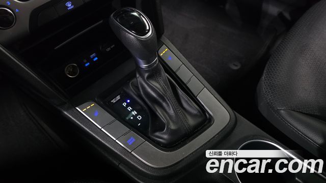 Hyundai AVANTE 2018 — photo 12