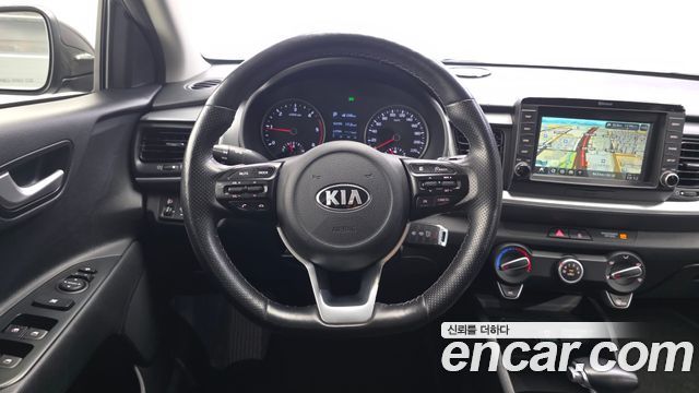 Kia Stonic 2018 — photo 13