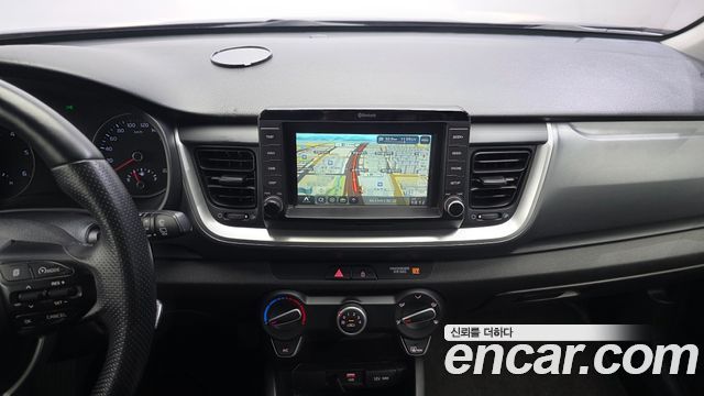 Kia Stonic 2018 — photo 14