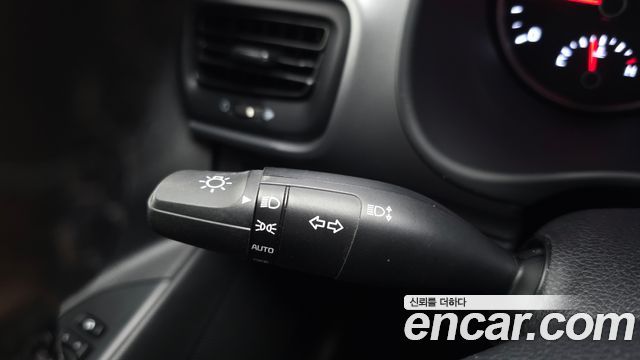 Kia Stonic 2018 — photo 19
