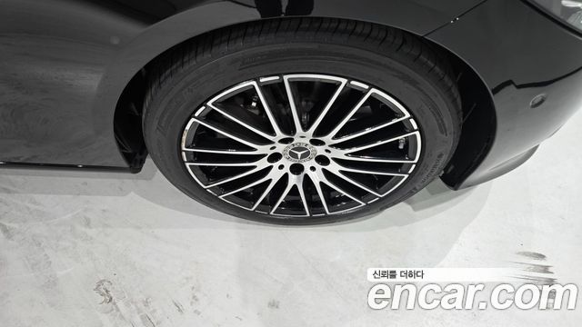 Mercedes-Benz C-Class 2024 — photo 5