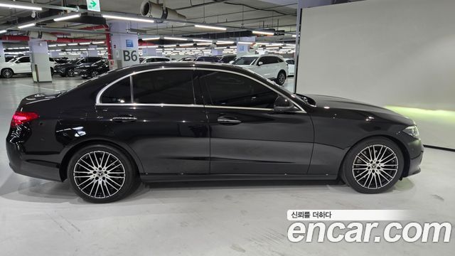 Mercedes-Benz C-Class 2024 — photo 9