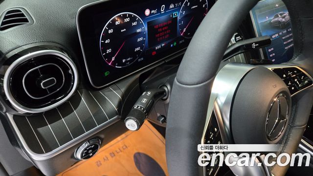 Mercedes-Benz C-Class 2024 — photo 19