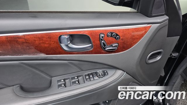 Hyundai Equus 2014 — photo 25