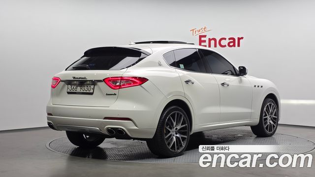 Maserati Levante 2017 — photo 2