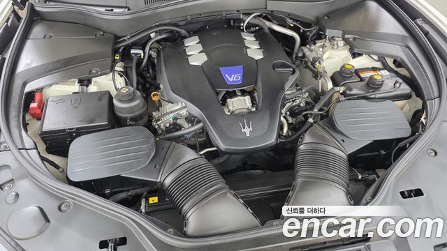 Maserati Levante 2017 — photo 6