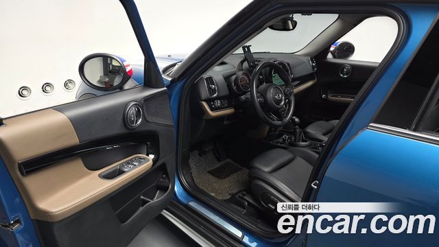 Mini Countryman 2018 — photo 13