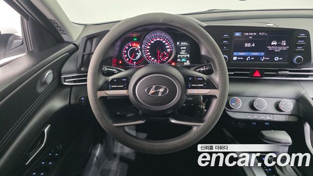 Hyundai AVANTE 2023 — photo 13