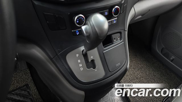 Hyundai Starex 2019 — photo 9