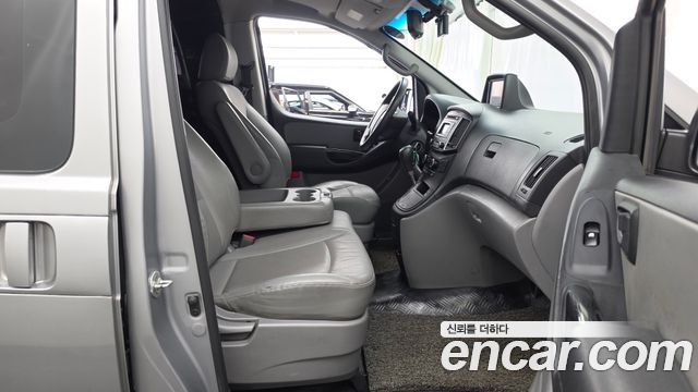 Hyundai Starex 2019 — photo 11