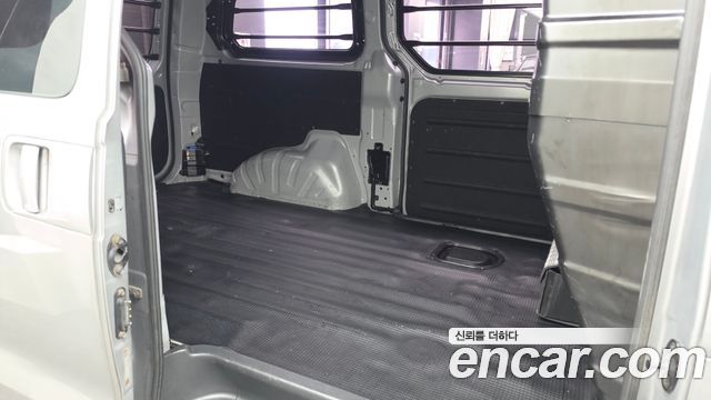 Hyundai Starex 2019 — photo 12