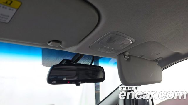 Hyundai Starex 2019 — photo 17