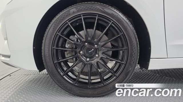 Hyundai AVANTE 2019 — photo 5
