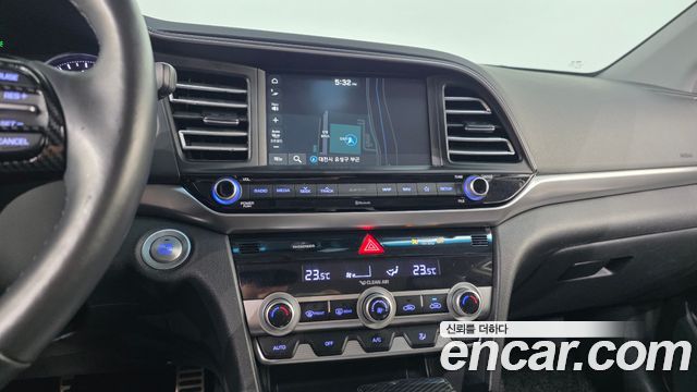 Hyundai AVANTE 2019 — photo 14