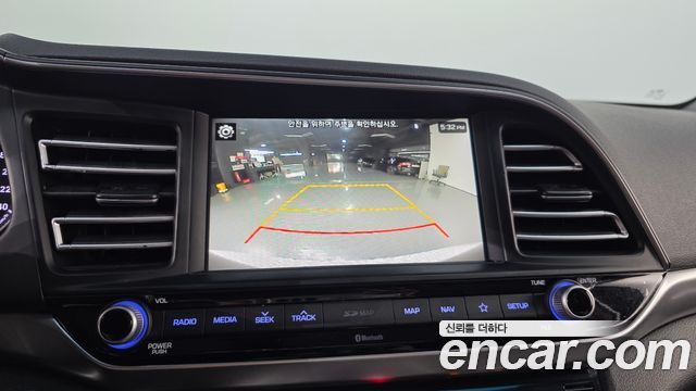 Hyundai AVANTE 2019 — photo 16