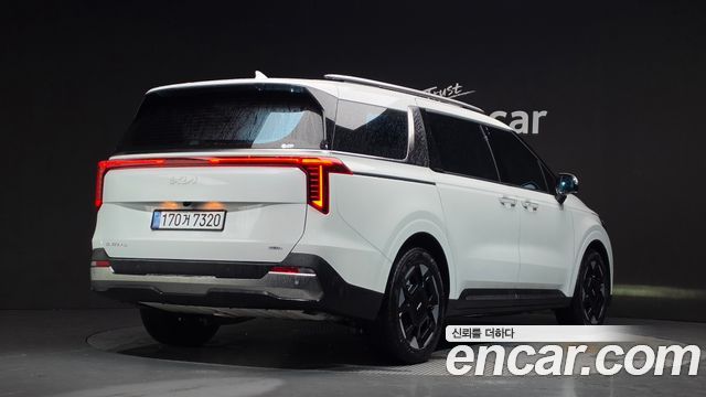 Kia Canival 2025 — photo 2