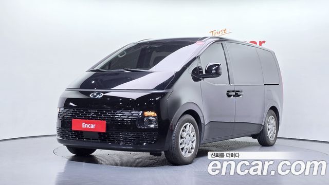 Hyundai Staria 2023 — photo 1
