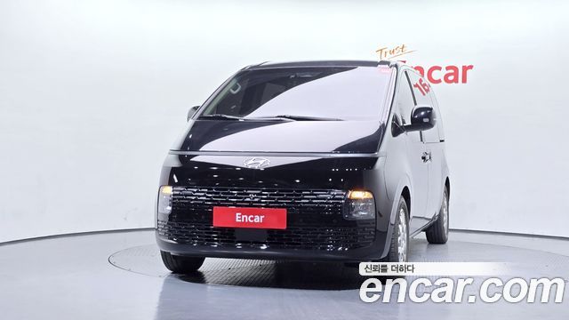 Hyundai Staria 2023 — photo 3